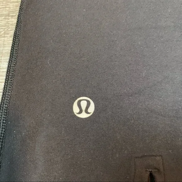 Lululemon Black Size 6 Gather and Crow Crop Leggings - Picture 7 of 13